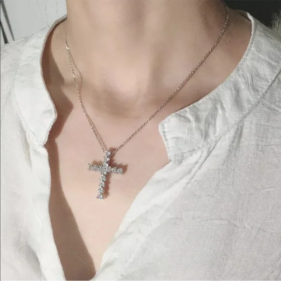 New 925 Silver Beautiful Cross Diamond Necklace - Picture 2 of 4
